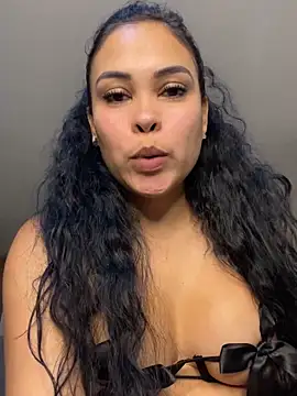 Snapshot of FOX_LATINA chatting on 04-28-26, 03:22 FOX LATINA online show from 04-28-26, 03:22