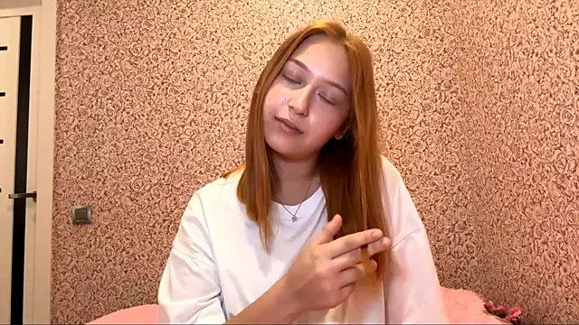 Snapshot of FieryAmelia chatting on 09-30-25, 12:11 FieryAmelia online show from 09-30-25, 12:11