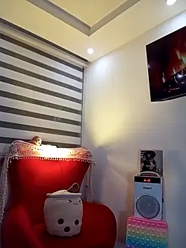 ValeNiitaLuv online show from 11-16-25, 02:38