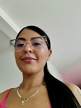 Snapshot of ValeNiitaLuv chatting on 04-24-26, 05:59 ValeNiitaLuv online show from 04-24-26, 05:59