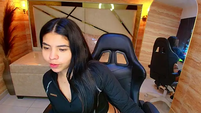 ambarina r online show from 10-18-25, 03:08