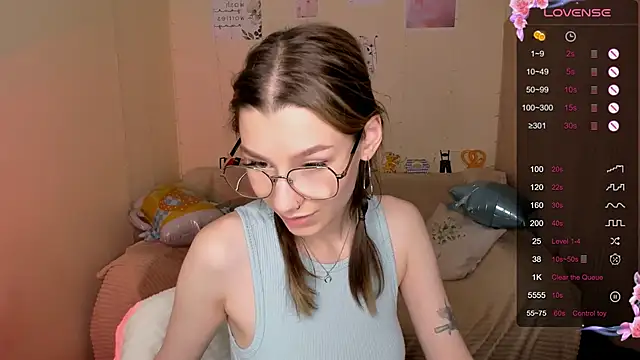 LinaBlossom  online show from 10-03-25, 08:27