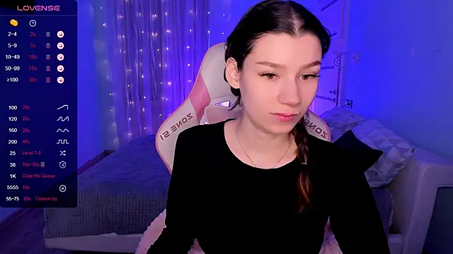 LinaBlossom  online show from 02-12-26, 02:22