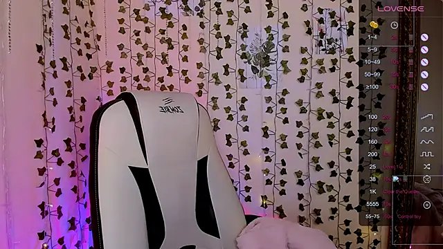 LinaBlossom  online show from 02-01-26, 06:11