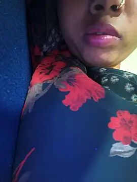 Snapshot of Couple_romence1 chatting on 03-03-26, 11:39 Couple romence1 online show from 03-03-26, 11:39