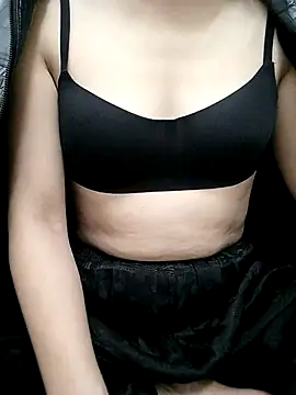 Norah-h online show from 12-18-25, 01:59