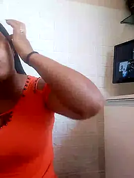 Crislove22 online show from 10-15-25, 05:21