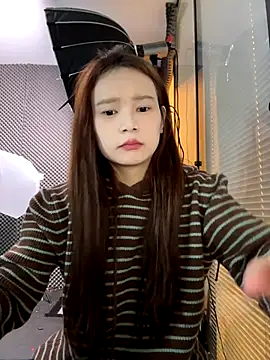 YY-27 online show from 10-28-25, 04:57