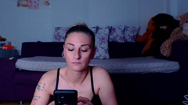 Snapshot of CassieSpell chatting on 05-16-26, 08:41 CassieSpell online show from 05-16-26, 08:41