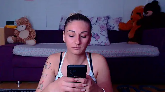 CassieSpell online show from 04-17-26, 08:44