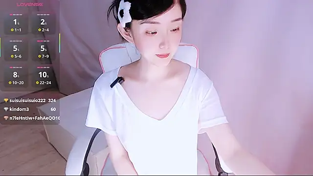 Snapshot of Niannian- chatting on 06-17-26, 07:46 Niannian- online show from 06-17-26, 07:46
