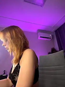 Snapshot of FlameQueen chatting on 10-16-25, 01:19 FlameQueen online show from 10-16-25, 01:19