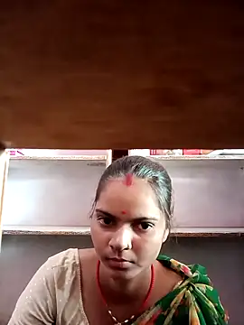 Snapshot of Payalji_p chatting on 10-19-25, 10:18 Payalji p online show from 10-19-25, 10:18