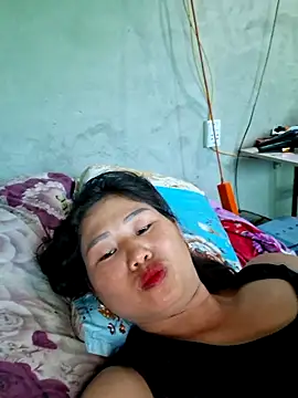 Snapshot of diamond-- chatting on 05-29-26, 05:35 diamond-- online show from 05-29-26, 05:35