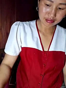 Snapshot of diamond-- chatting on 06-03-26, 02:33 diamond-- online show from 06-03-26, 02:33