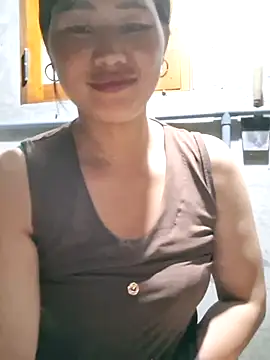 Snapshot of diamond-- chatting on 05-17-26, 02:28 diamond-- online show from 05-17-26, 02:28