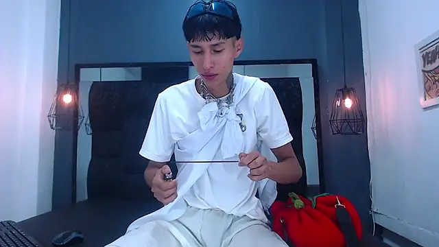 Daniel delux  online show from 10-06-25, 11:11