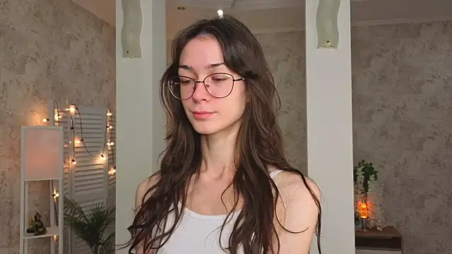 ReneeLippeatt online show from 10-04-25, 07:26