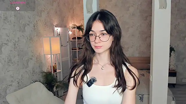 ReneeLippeatt online show from 11-08-25, 07:28