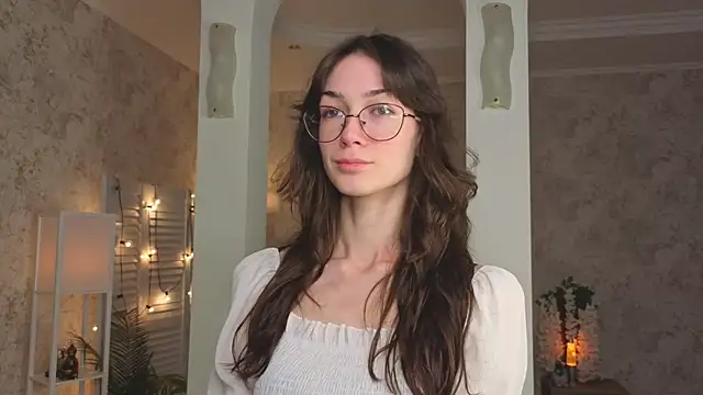 ReneeLippeatt online show from 09-28-25, 07:21