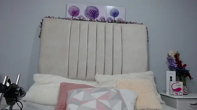 Snapshot of AmandaaWats chatting on 10-27-25, 07:37 AmandaaWats online show from 10-27-25, 07:37