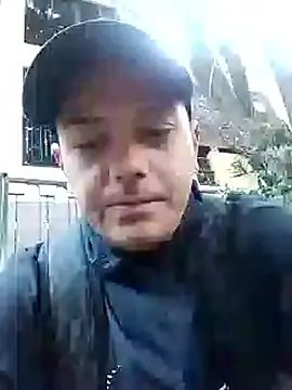 Snapshot of MaximoHall86 chatting on 10-21-25, 11:42 MaximoHall86 online show from 10-21-25, 11:42
