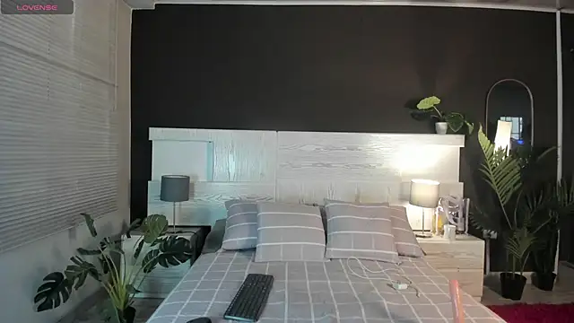 Camila Nyx online show from 12-02-25, 01:13