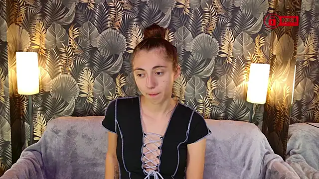 Snapshot of Charming_LIA chatting on 10-09-25, 01:33 Charming LIA online show from 10-09-25, 01:33