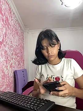 Snapshot of xoxo_milk chatting on 02-06-26, 09:33 xoxo milk online show from 02-06-26, 09:33