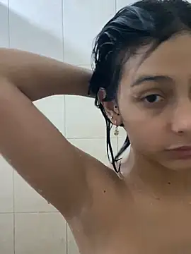 Snapshot of xoxo_milk chatting on 02-21-26, 07:49 xoxo milk online show from 02-21-26, 07:49