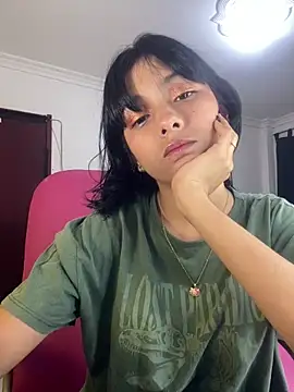 xoxo milk online show from 11-26-25, 09:04