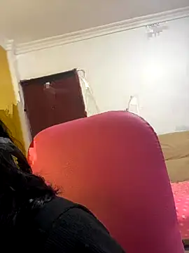 xoxo milk online show from 11-09-25, 04:22