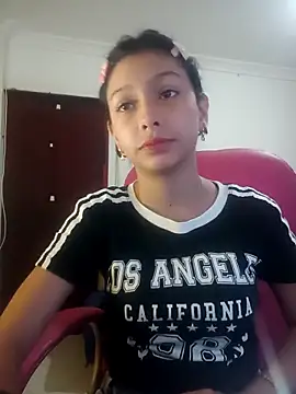 xoxo milk online show from 11-10-25, 04:23