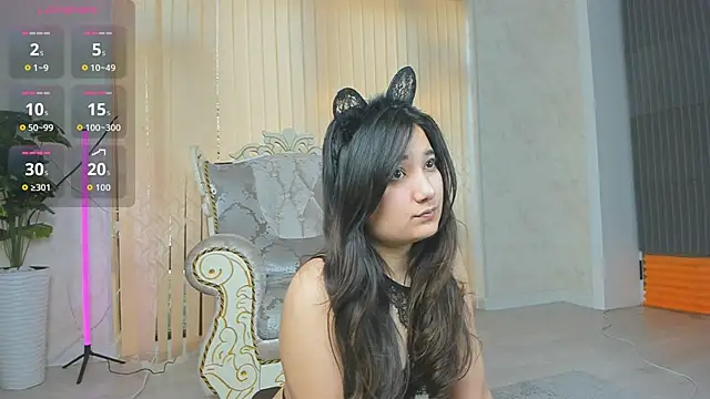 Snapshot of noa_bloom chatting on 10-05-25, 06:37 noa bloom online show from 10-05-25, 06:37