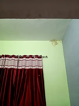 Snapshot of School_medam chatting on 09-26-25, 03:52 School medam online show from 09-26-25, 03:52