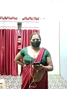 Snapshot of School_medam chatting on 10-16-25, 04:15 School medam online show from 10-16-25, 04:15