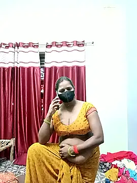 Snapshot of School_medam chatting on 09-26-25, 12:06 School medam online show from 09-26-25, 12:06