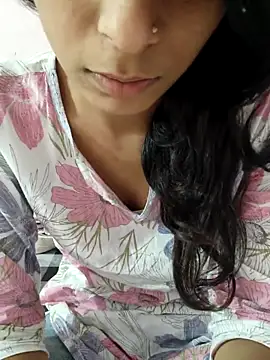 Snapshot of anayahotty chatting on 10-21-25, 04:17 anayahotty online show from 10-21-25, 04:17