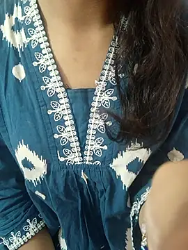 Snapshot of anayahotty chatting on 10-18-25, 04:53 anayahotty online show from 10-18-25, 04:53