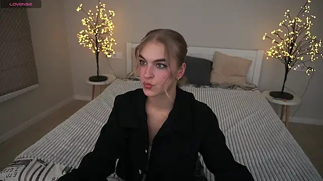 AlinaLiii online show from 11-11-25, 01:39