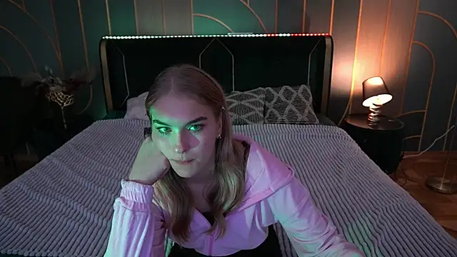 AlinaLiii online show from 11-17-25, 01:15