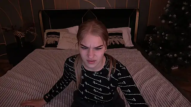 AlinaLiii online show from 01-14-26, 06:39