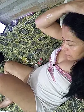 lucineia7 online show from 11-18-25, 08:06