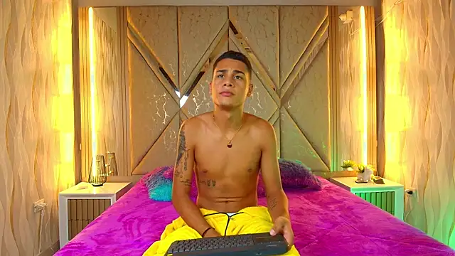 Twink davidxx online show from 09-27-25, 07:42