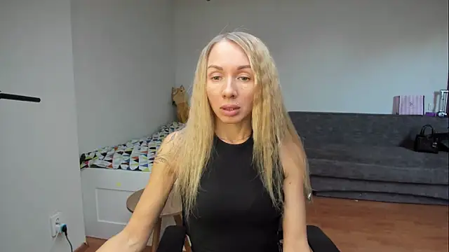 AlisiaCat online show from 05-09-26, 01:47
