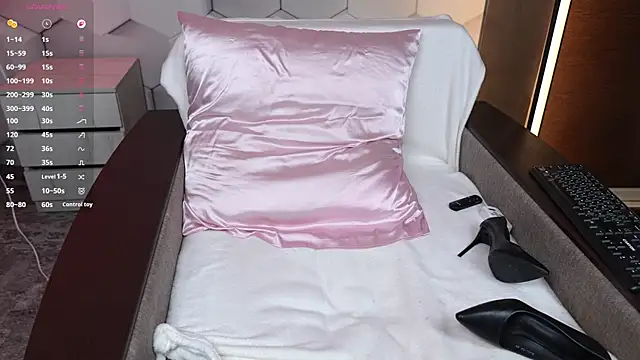 HottieEmma online show from 04-09-26, 12:22