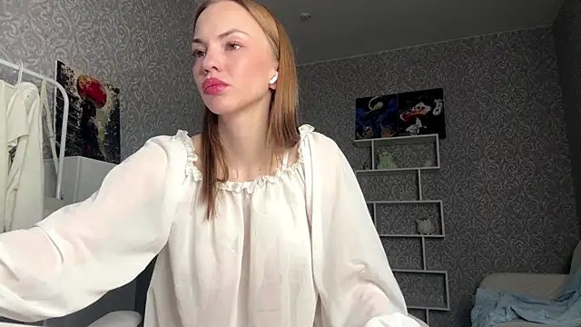 SofiaSmiles online show from 10-15-25, 05:06