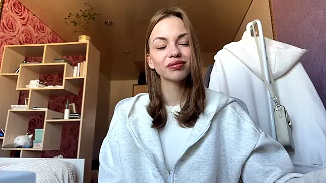 SofiaSmiles online show from 09-21-25, 06:07