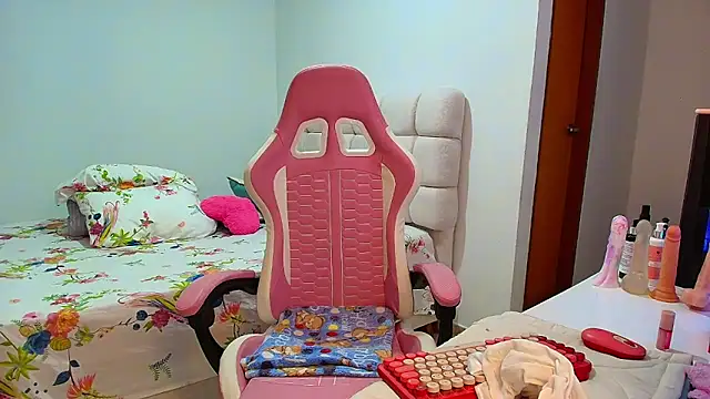 Julieta Rose19 online show from 11-30-25, 11:44