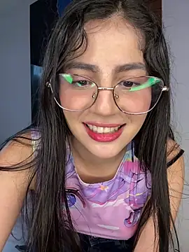 Snapshot of Julieta_Rose19 chatting on 05-13-26, 02:29 Julieta Rose19 online show from 05-13-26, 02:29